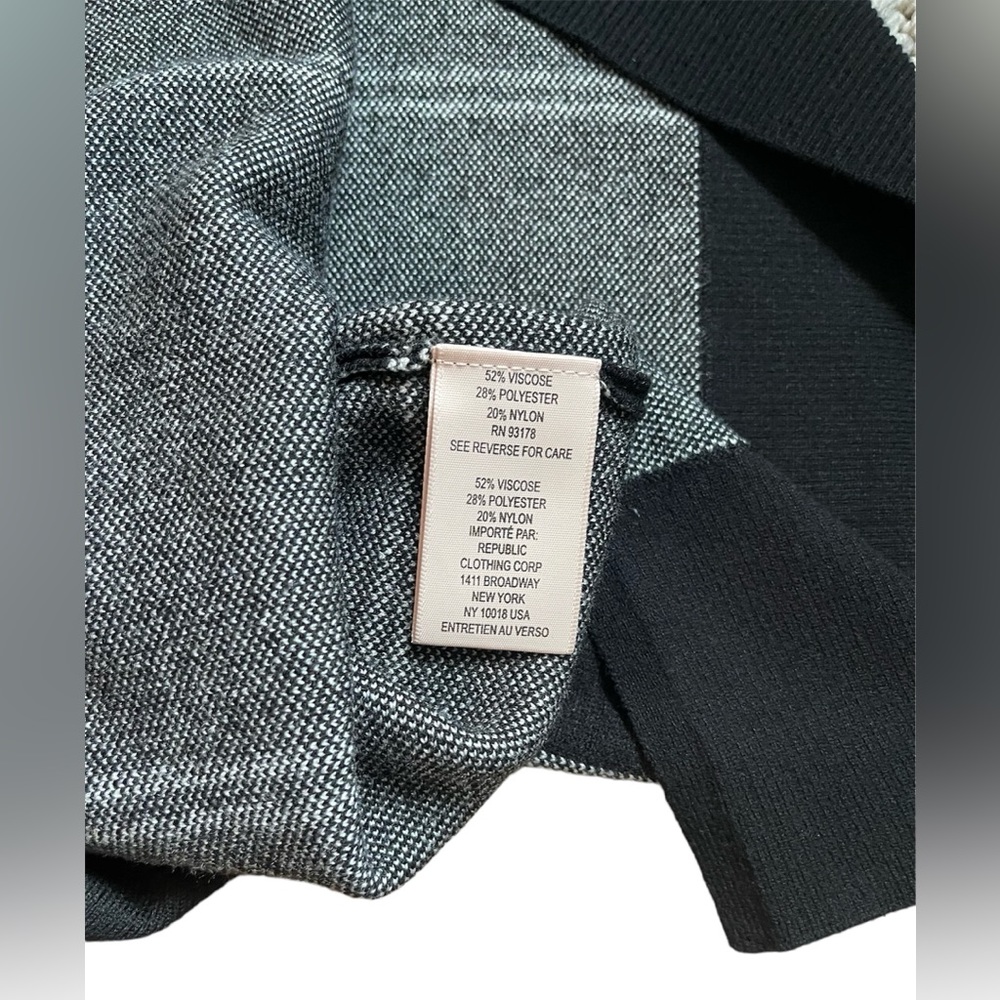 Women’s Philosophy Sweater In Size 1X - Picture 6 of 6